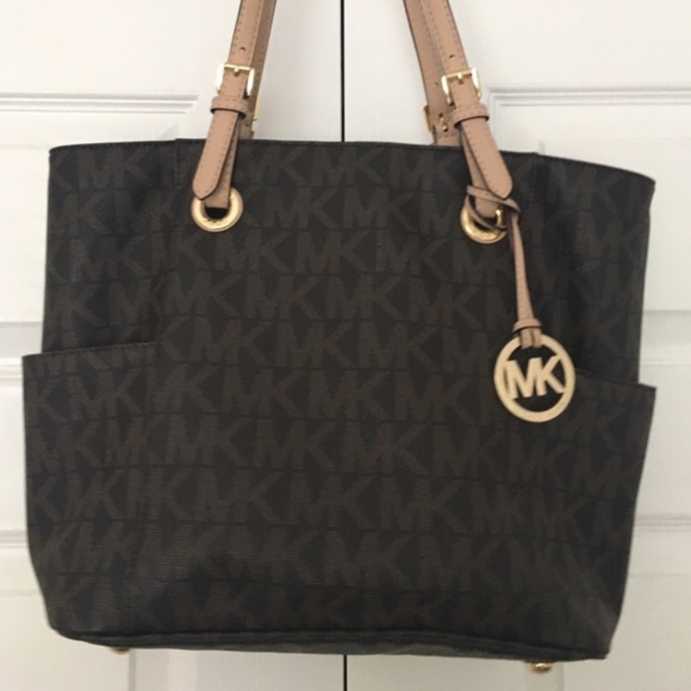 Michael Kors Jet Set Signature Tote Bag