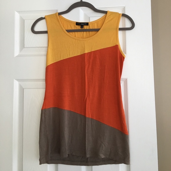 Lightly worn cute tank top - Picture 1 of 2