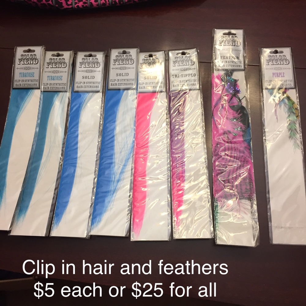 Clip in hair and clip in feathers