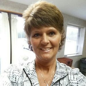 Meet your Posher, Leona