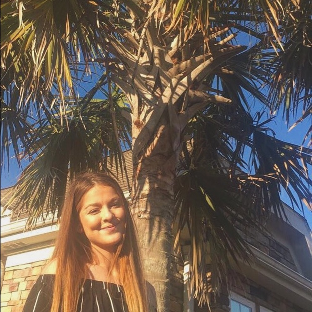 Meet your Posher, Abbey