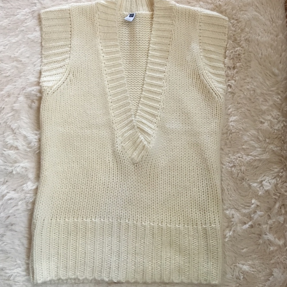 GAP sweater vest