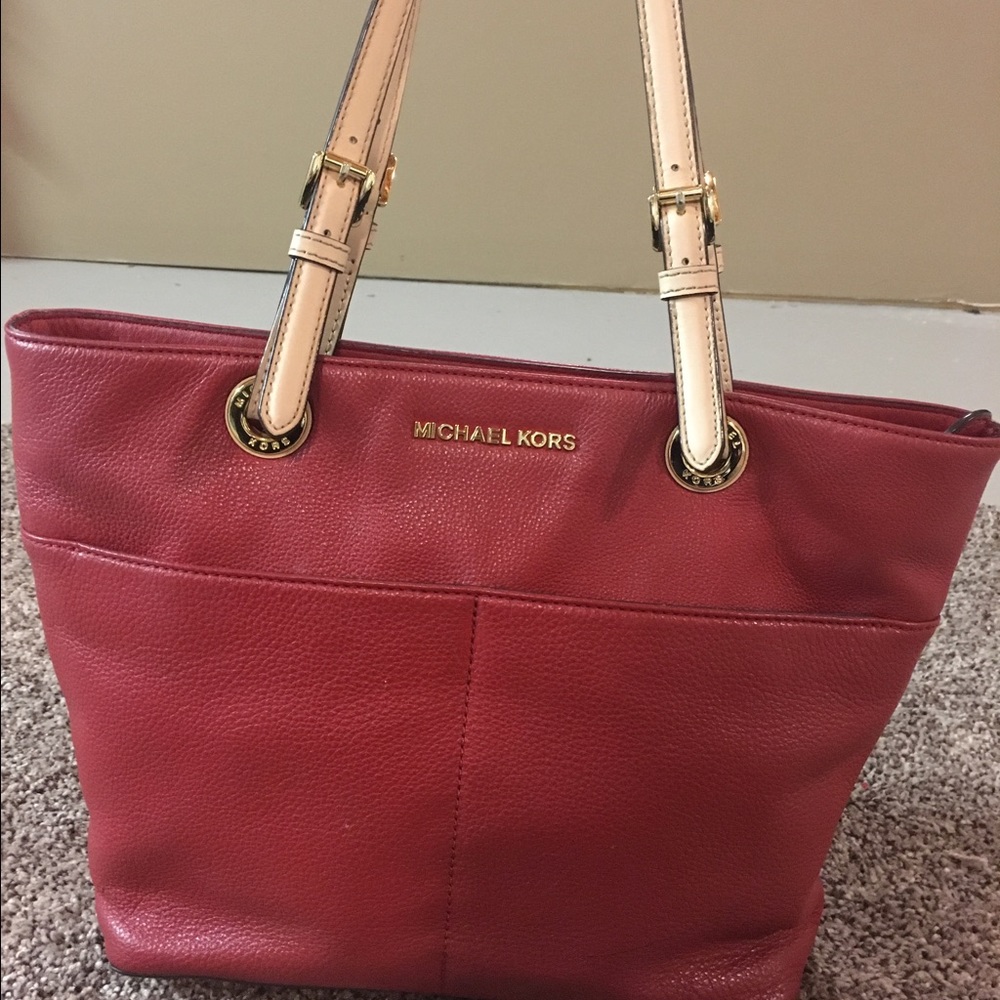 Michael Kors purse. Excellent cond. soft leather