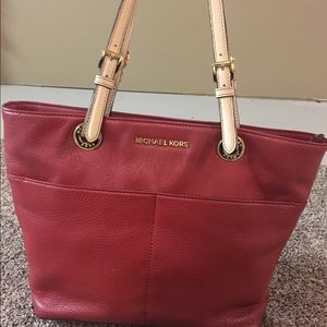 Michael Kors purse. Excellent cond. soft leather
