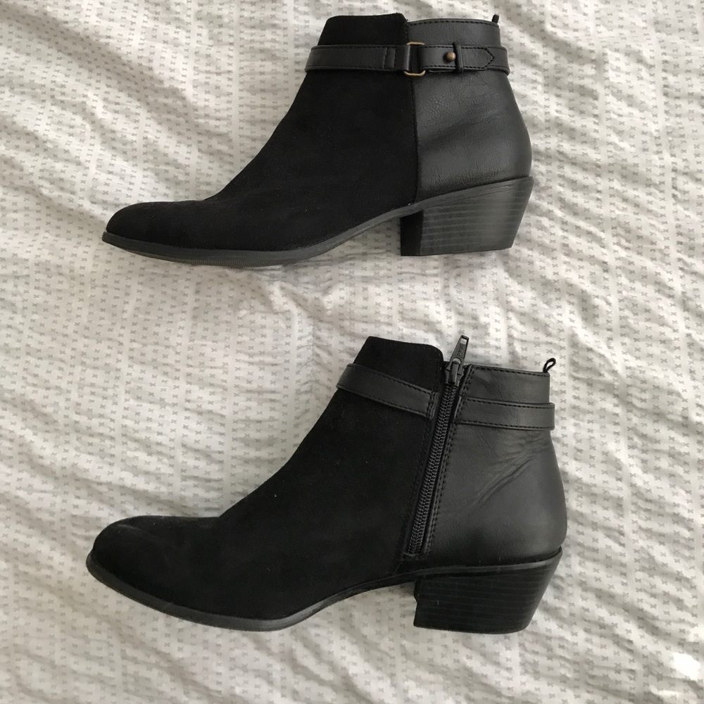 Black Old Navy Booties