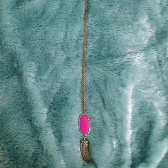 Kendra Scott magenta Rayne necklace - Picture 4 of 4