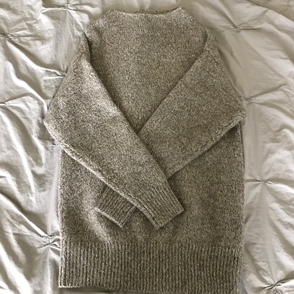 Uniqlo sweater