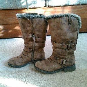 Roxy boots