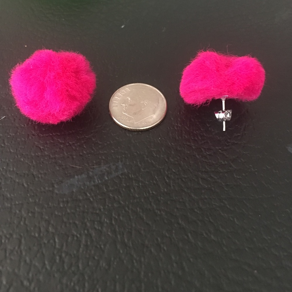 🔵NEED GONE! Pom Pom earrings - Picture 2 of 2
