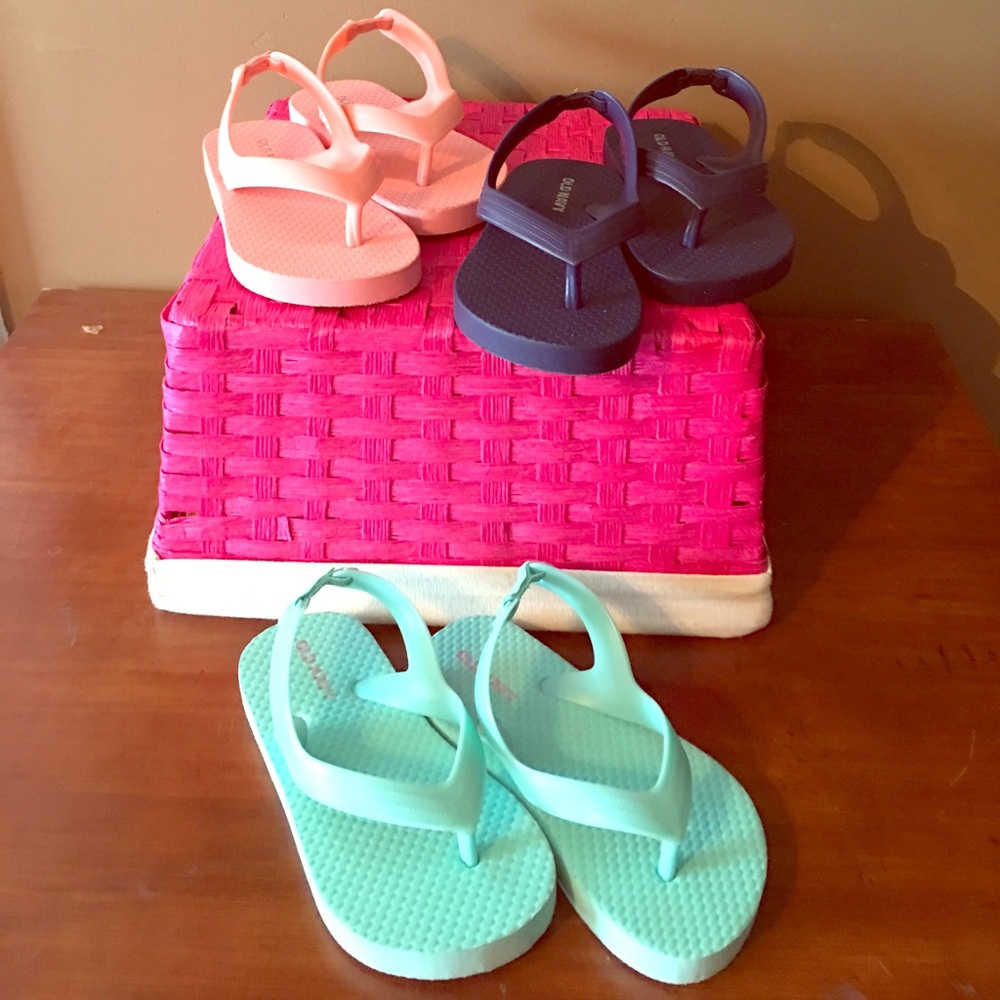 SOLD - Old Navy toddler flip flops w/ ankle strap
