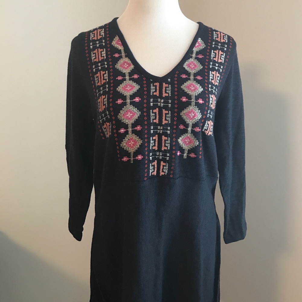 Akemi + Kin sweater - Picture 2 of 4