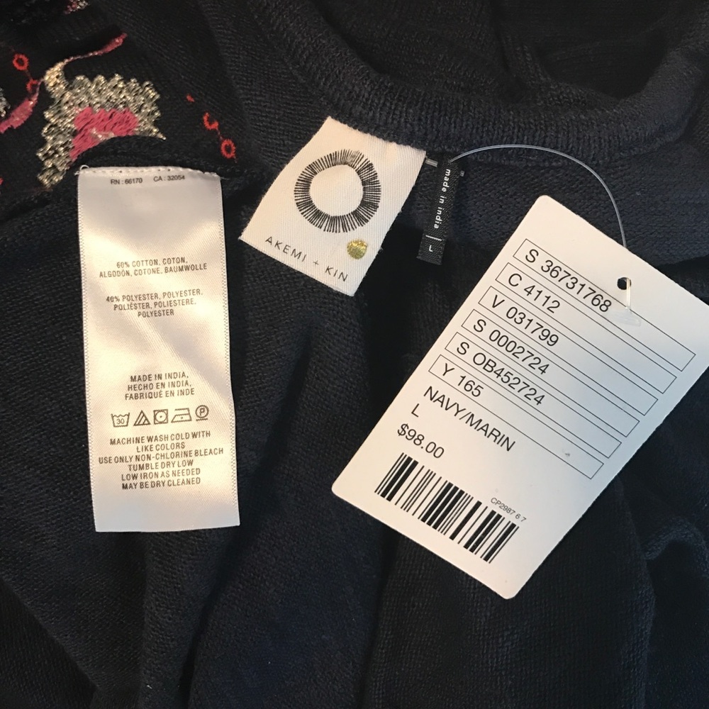 Akemi + Kin sweater - Picture 4 of 4