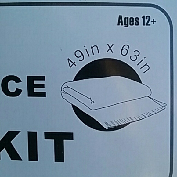 ❌SOLD ON Ⓜ️❌ No Sew Throw Kit.! - Picture 3 of 4