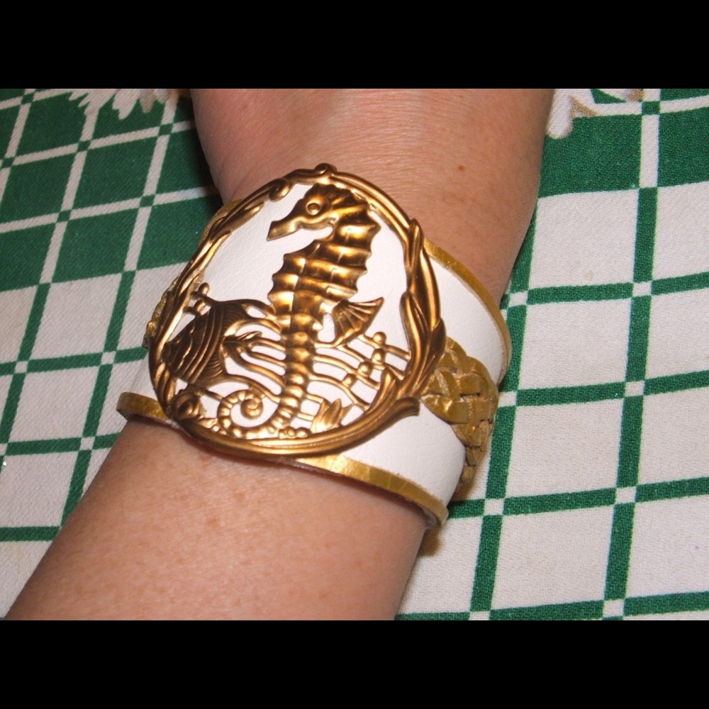 Bracelet Brass stamped pendant on white leather