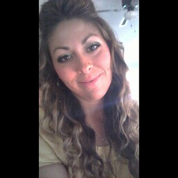 Meet your Posher, Erin - Picture 1 of 1