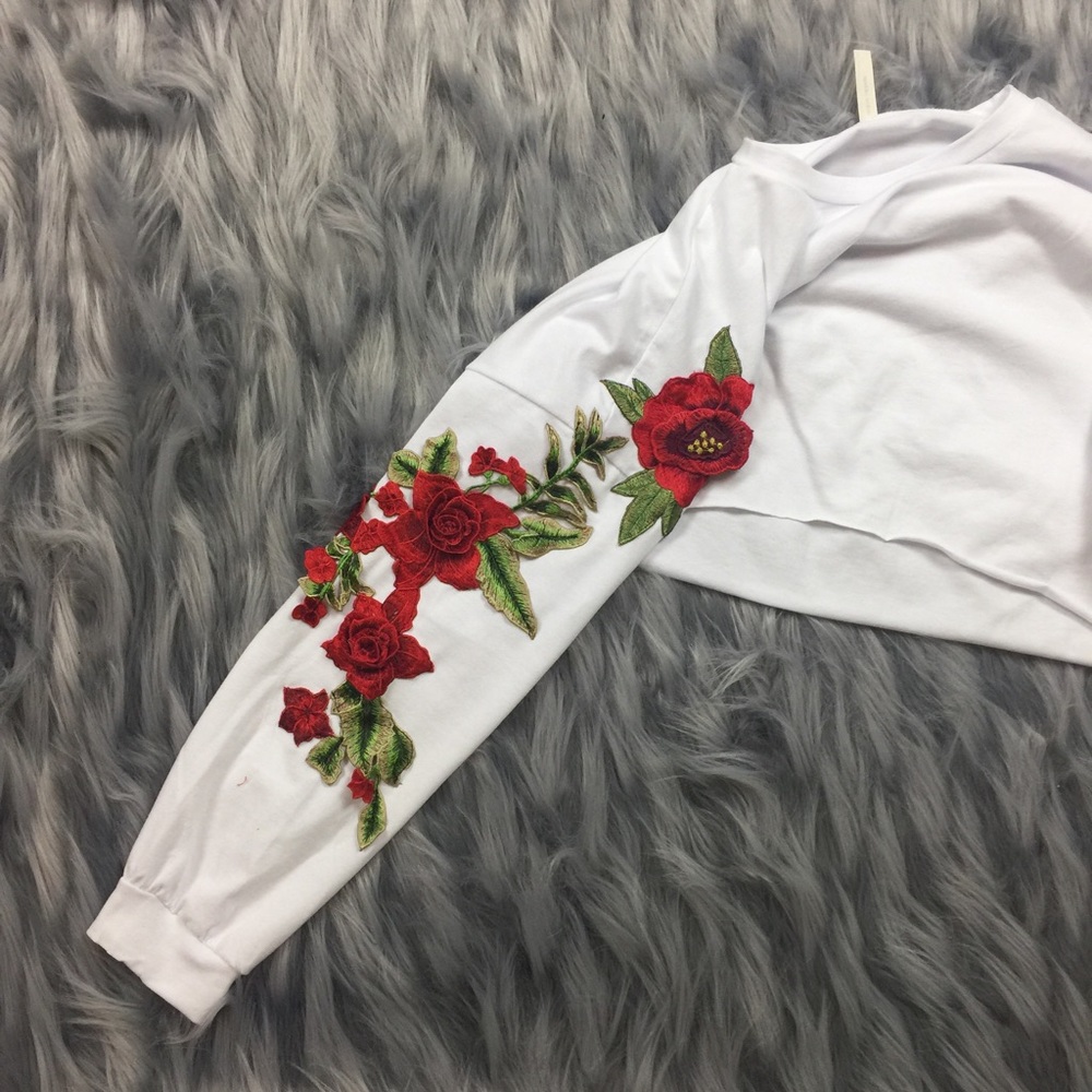 Strike a Rose Crop Tee - Picture 3 of 8