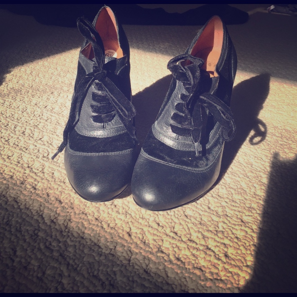 Juicy Couture Leather+Velvet Mary Jane Pumps