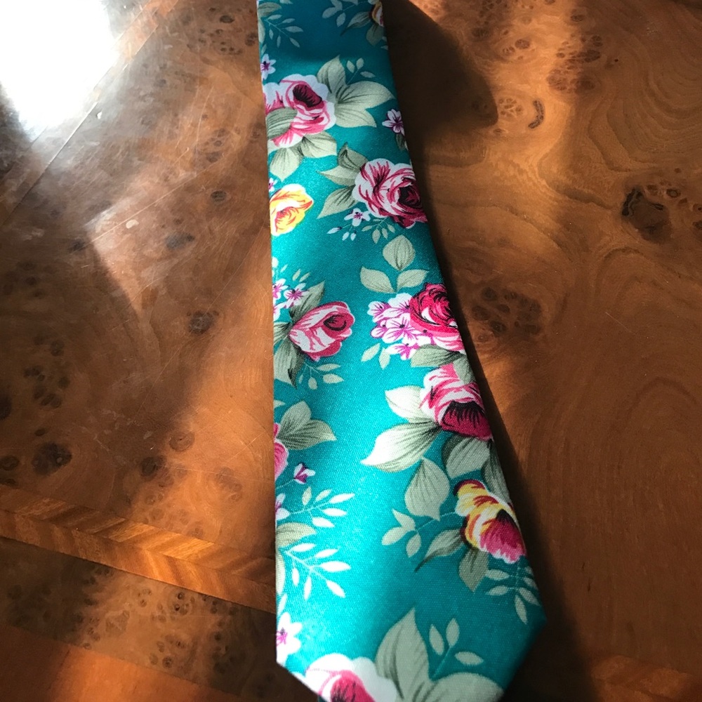Turquoise Floral Tie. Narrow / Skinny. New.