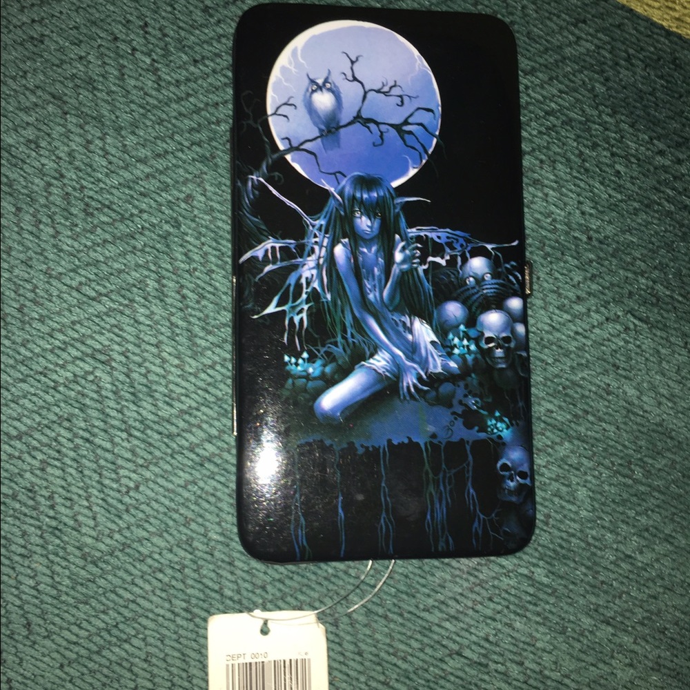 Hot Topic patent leather wallet