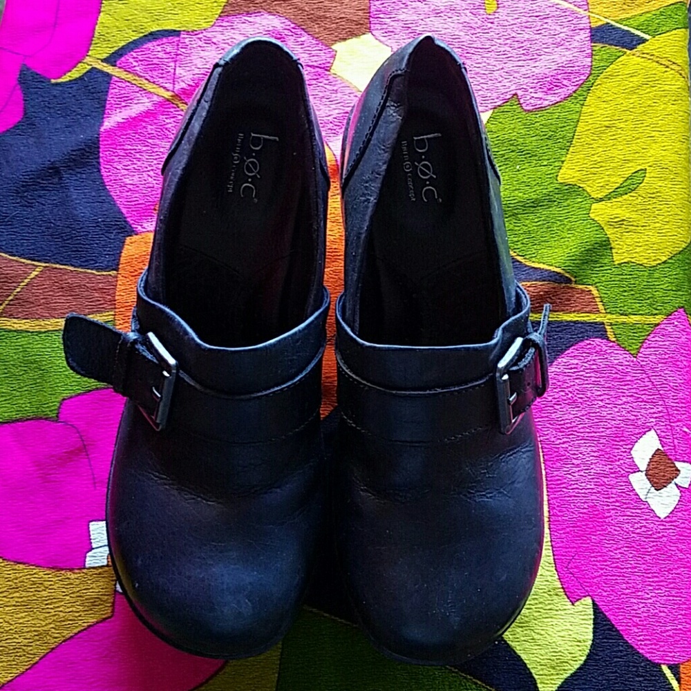 Black leather comfort shoes