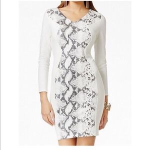 ✨SOLD✨Thalia Sodi above knee Dress