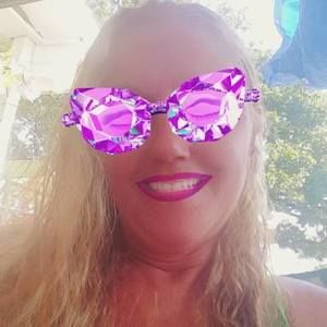 Meet your Posher, Johnnie