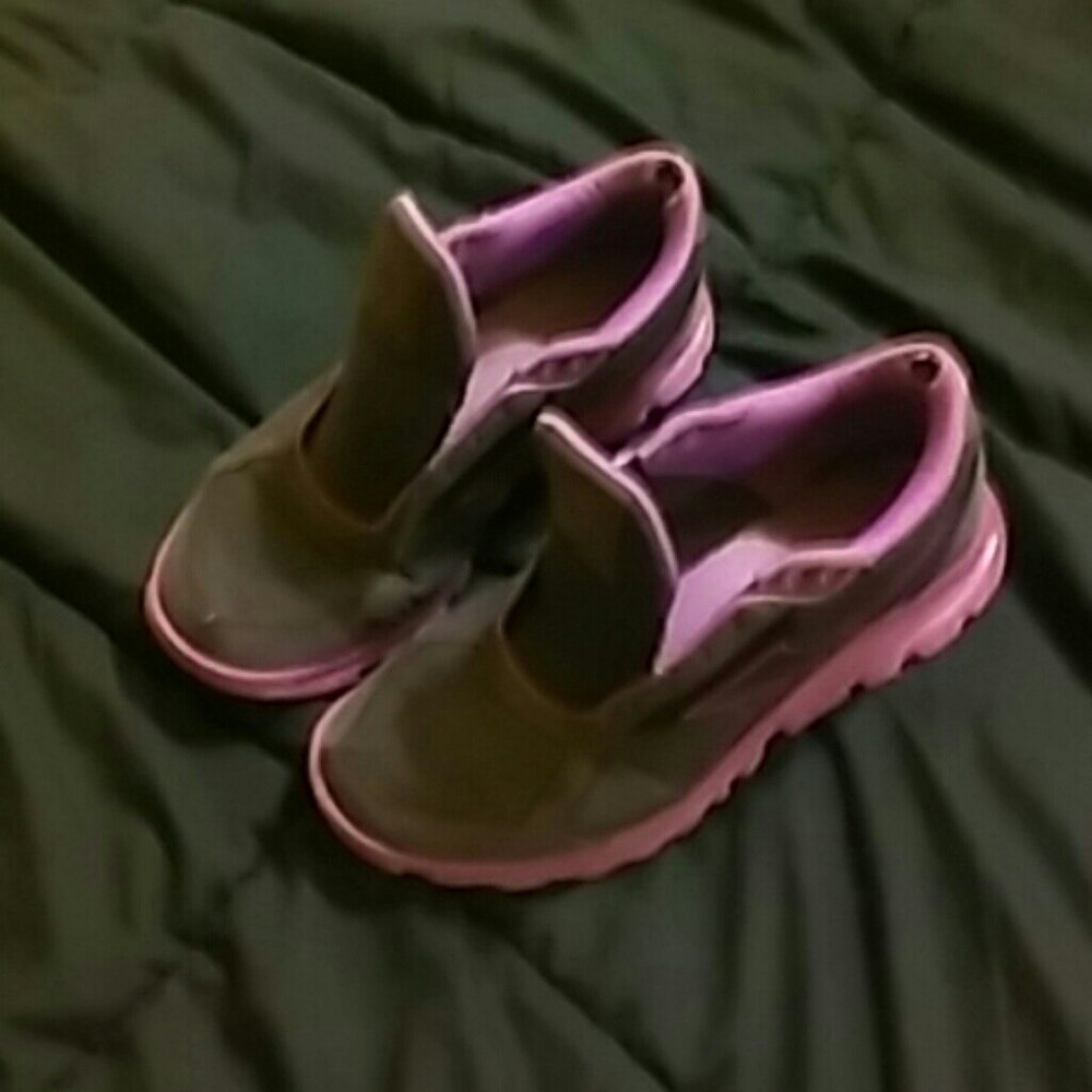 Size 7 Reeboks