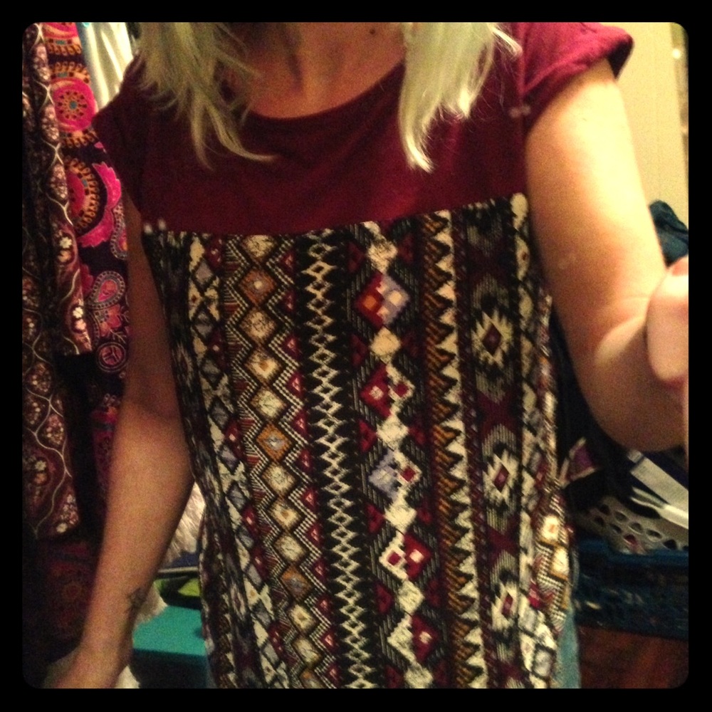 Aztec Pattern Button Sleeve Tee ๐๐ - Picture 5 of 6
