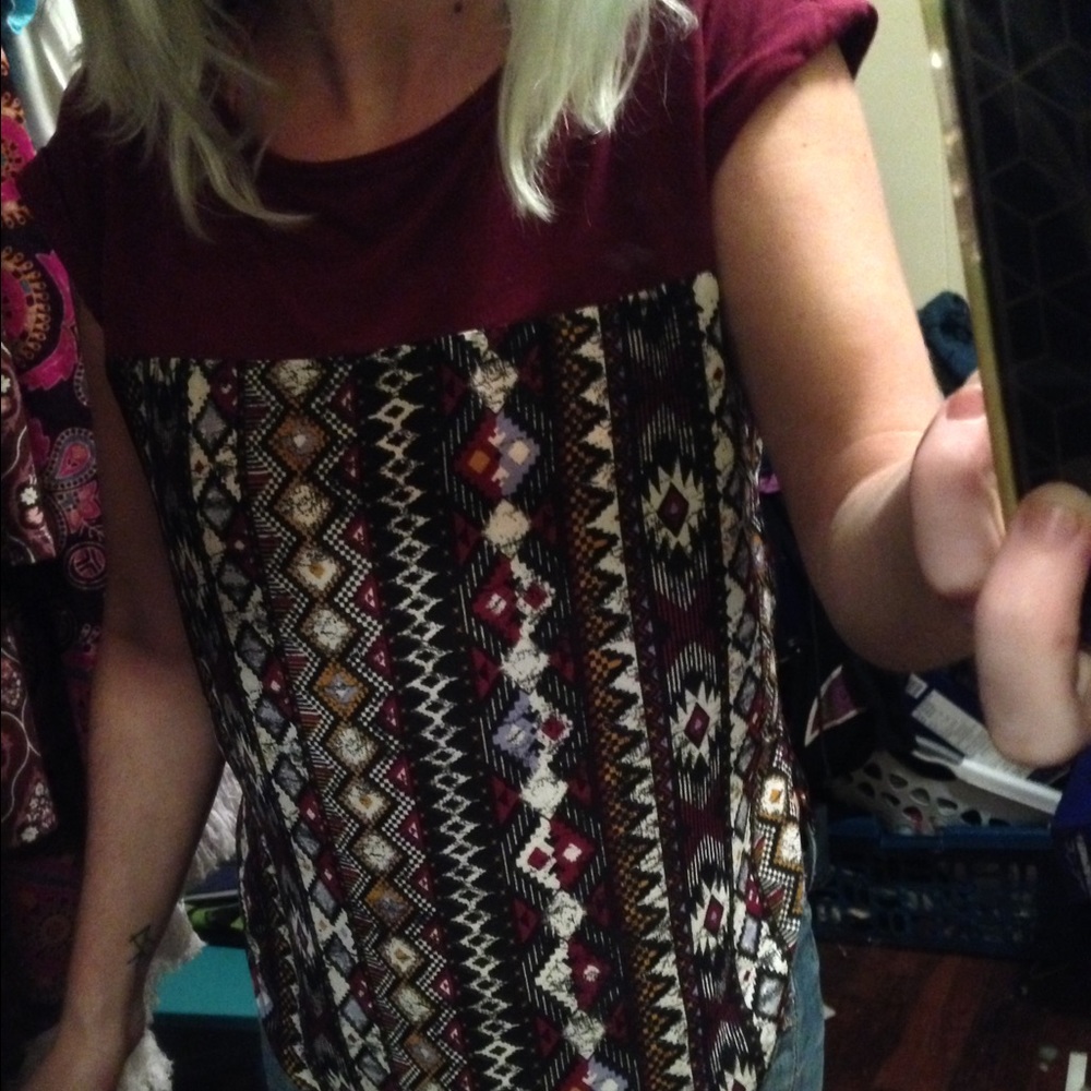 Aztec Pattern Button Sleeve Tee 😘😘