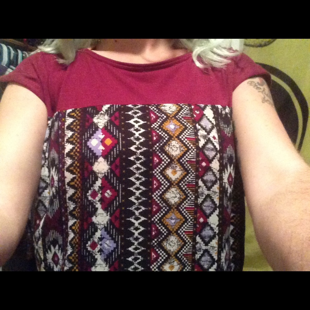 Aztec Pattern Button Sleeve Tee ๐๐ - Picture 6 of 6