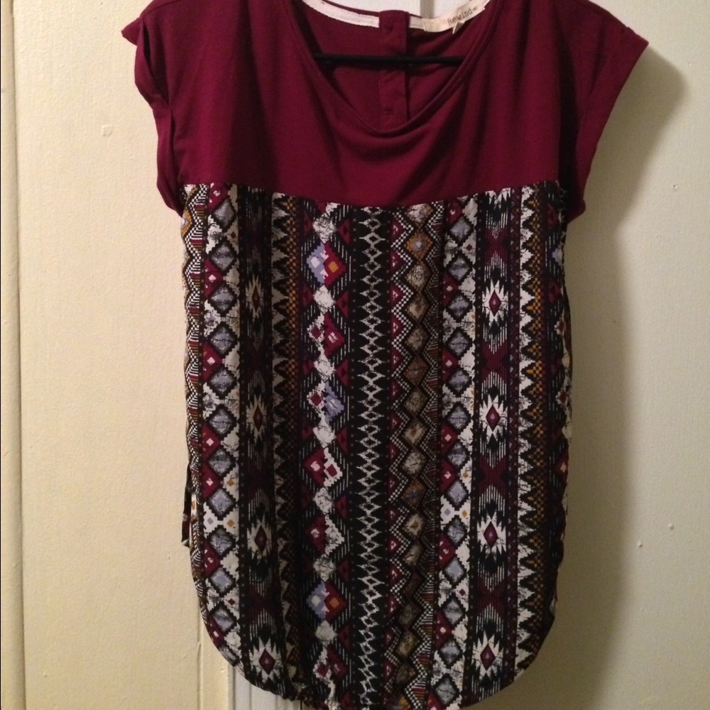 Aztec Pattern Button Sleeve Tee ๐๐ - Picture 2 of 6