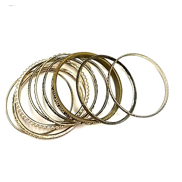 Jewelry - Beautiful black and gold bangle bundle