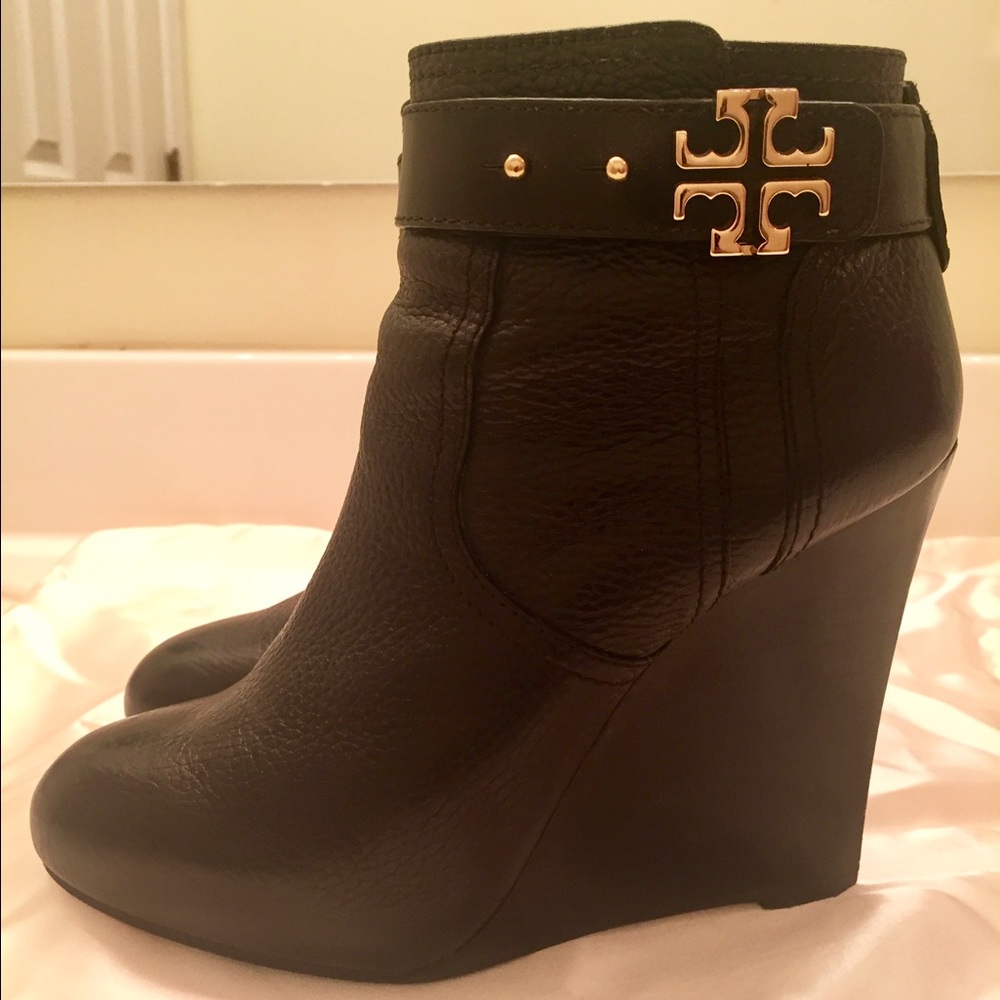 Tory Burch Elina Logo Wedge Booties
