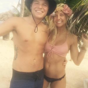 Meet your Posher, Burgundy