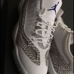 Jordan 11 Low Cobalt 7y