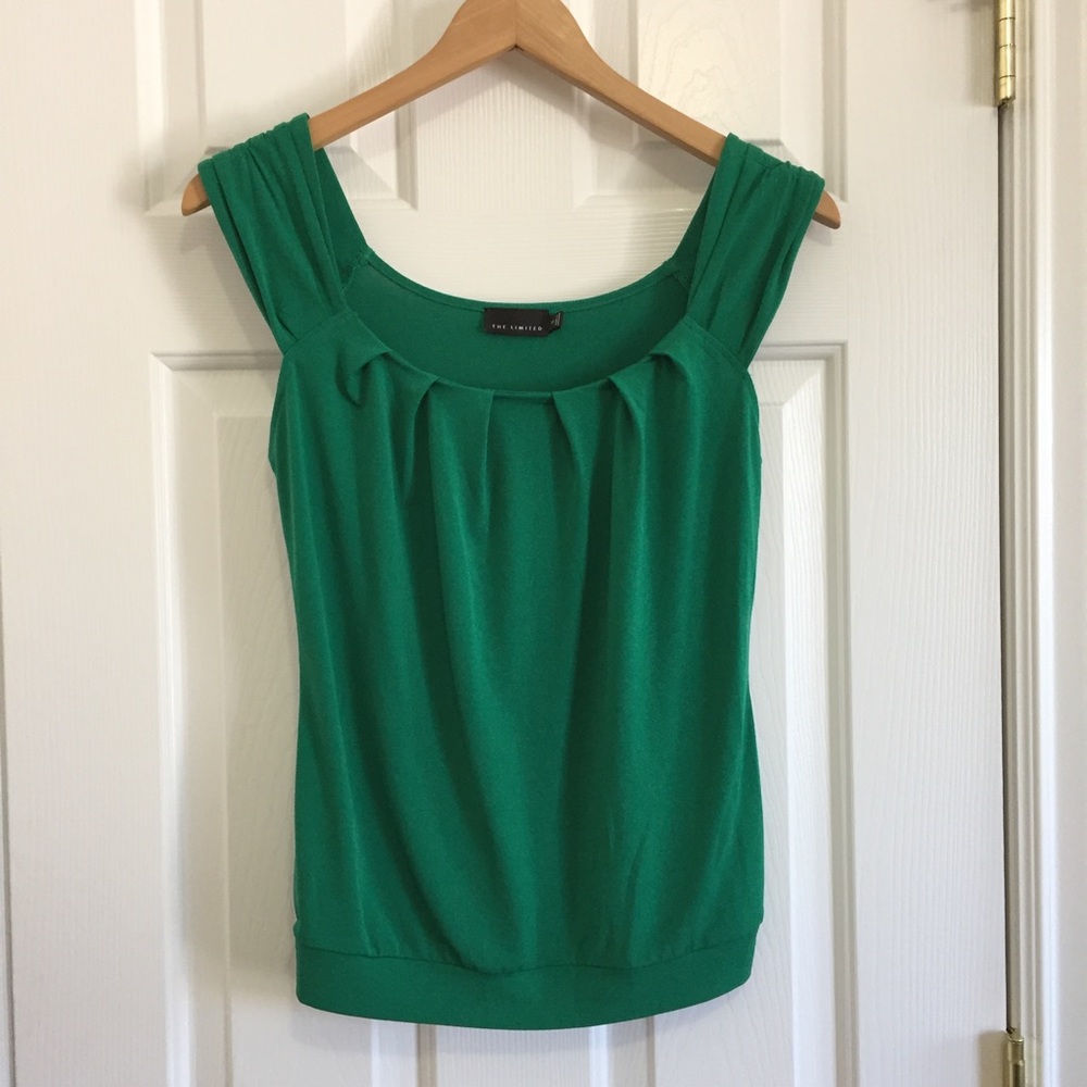 🌸 3/$25 The Limited green tank - Picture 1 of 3