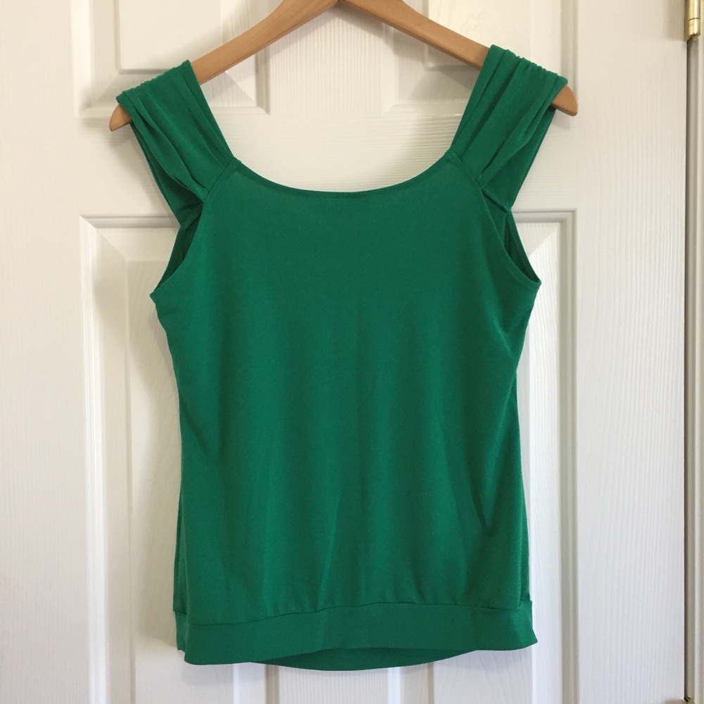 🌸 3/$25 The Limited green tank - Picture 3 of 3