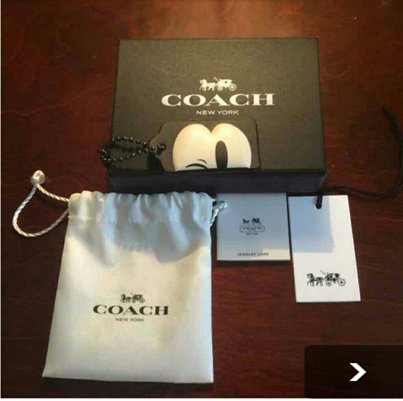 Coach Disney Winking Hangtag - Picture 1 of 1
