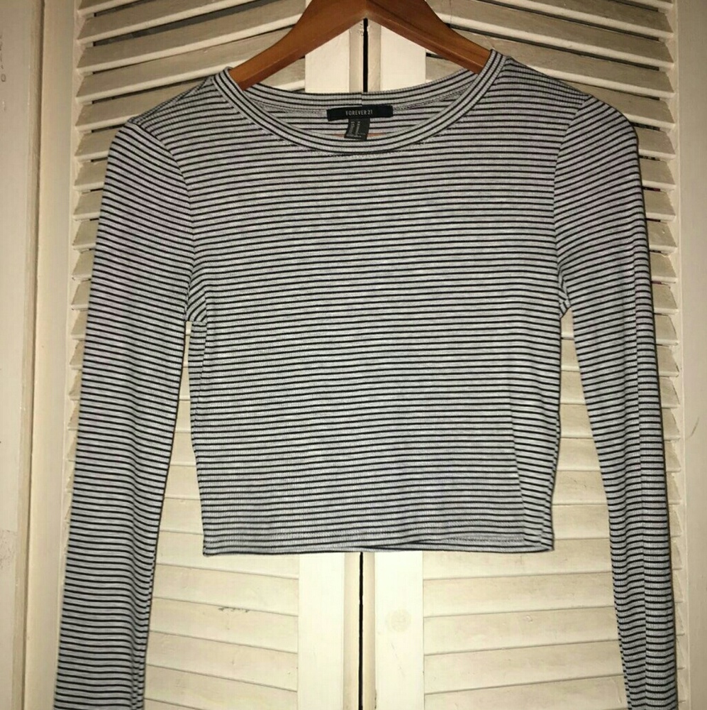 BNWOT Forever 21 crop shirt