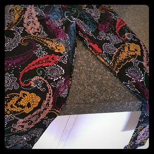 Lularoe TC Black Paisley Floral Leggings
