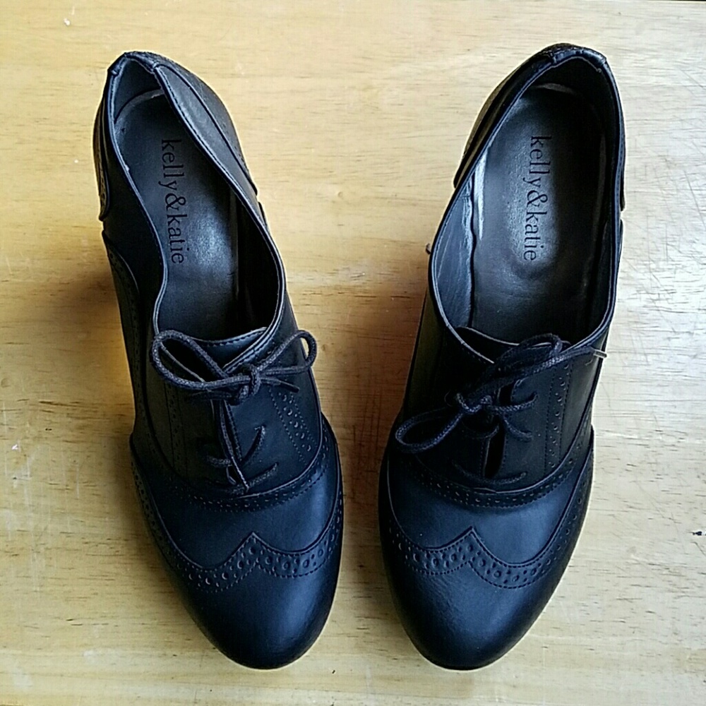 Gently worn shoes by kelly & katie