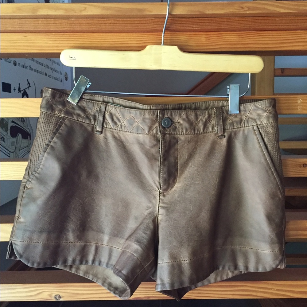 Pilcro/Anthropologie Vegan Leather shorts SZ 28