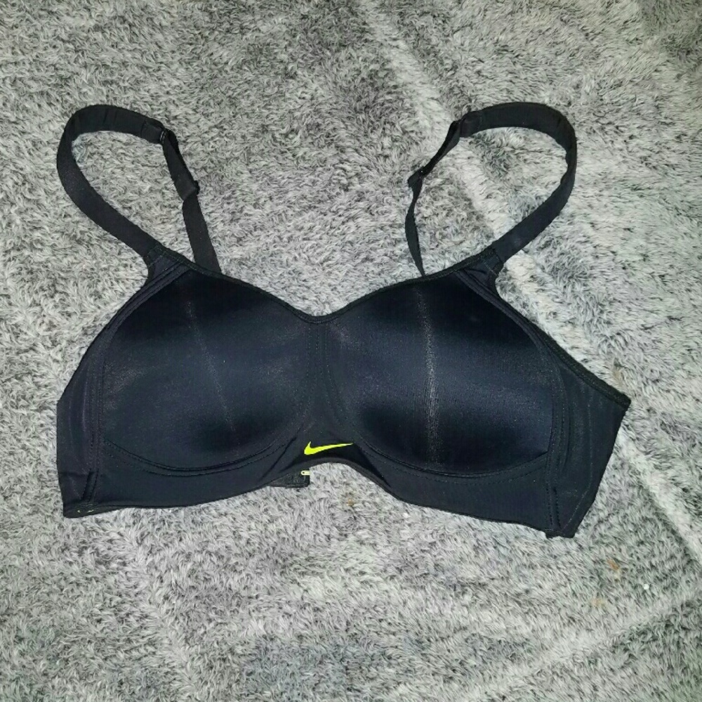 Nike hero bra