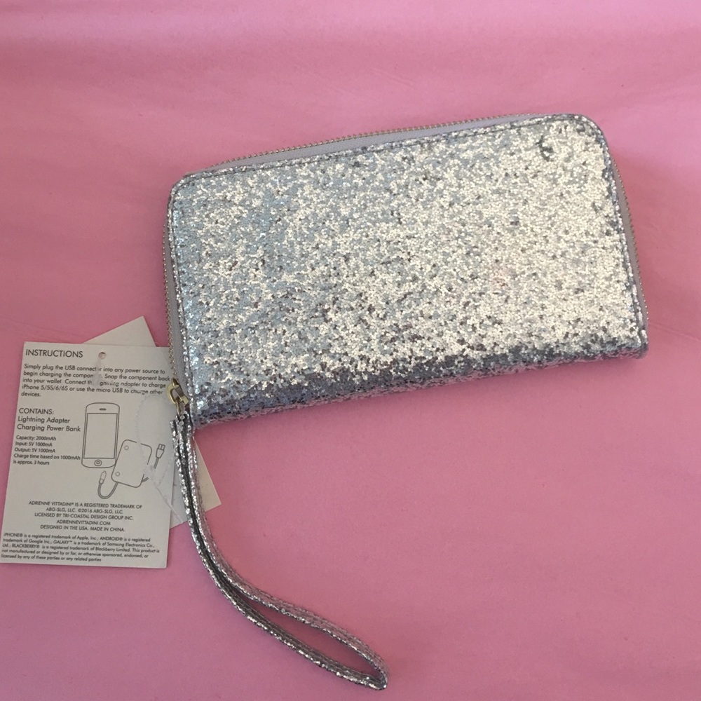 RRyan ONLY AV Charging zip around wallet