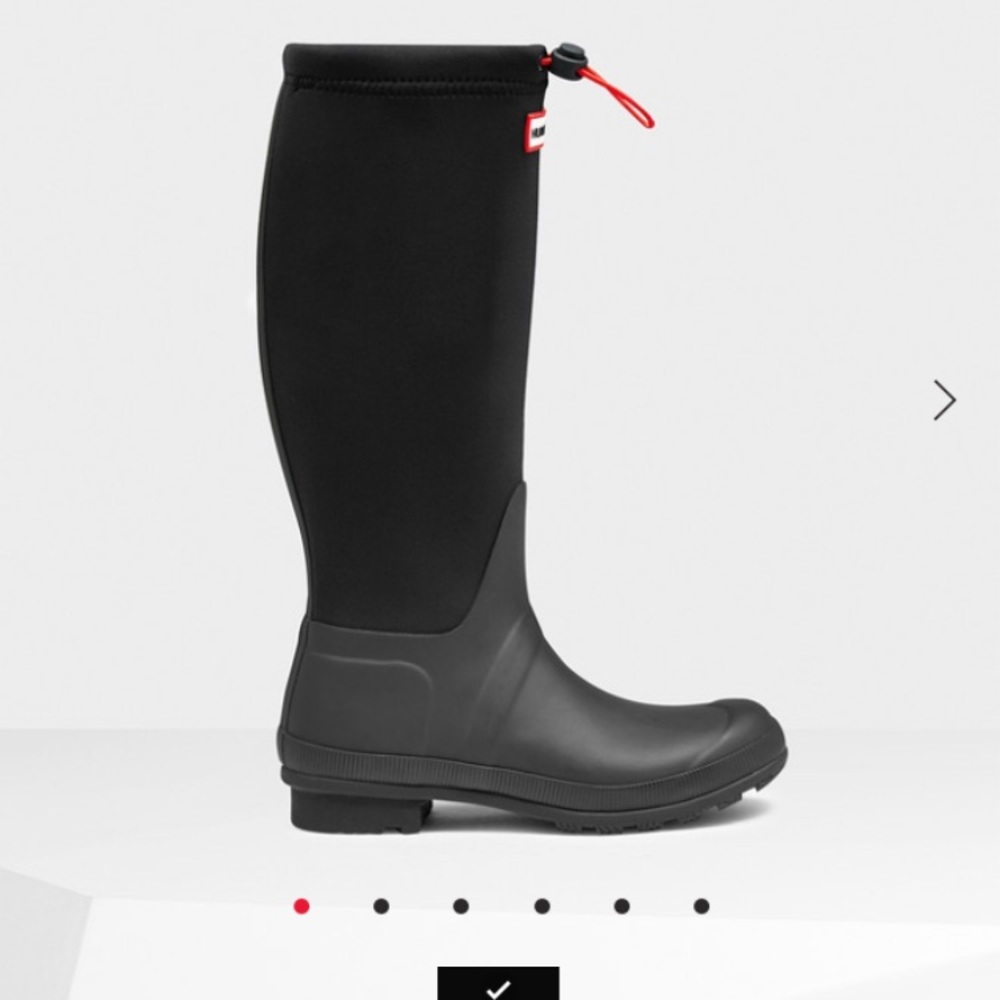 ISO black hunter neoprene drawstring boots size 6
