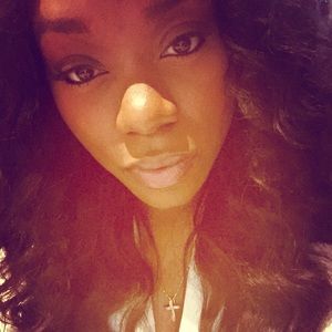 Meet your Posher, Candice