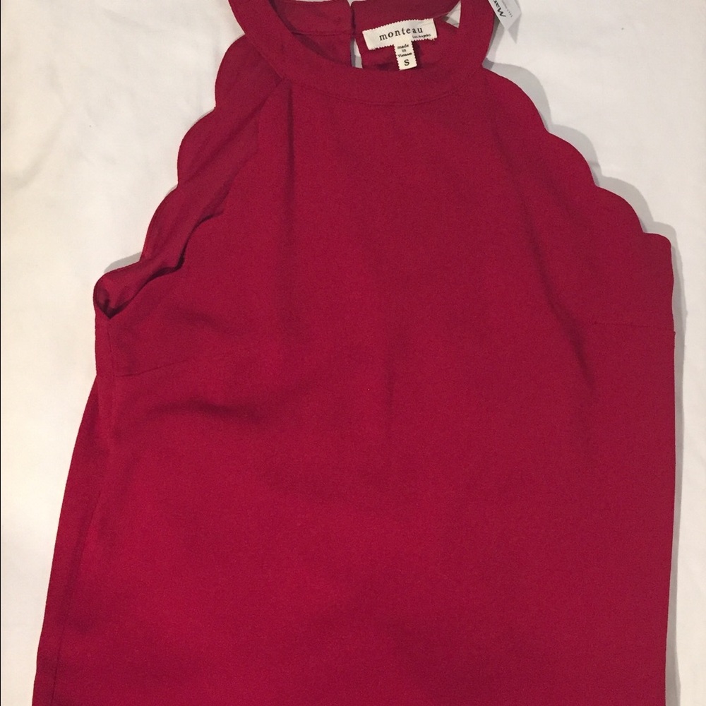 Cute red top!!