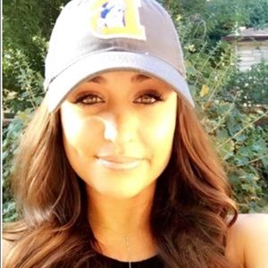 Meet your Posher, Melissa