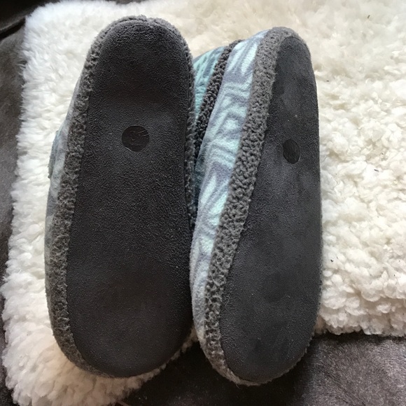 PINK Victoria's Secret Slipper Booties - Picture 5 of 5