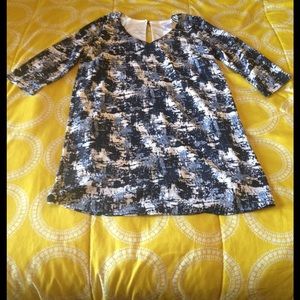 🦅 V-neck Shift Dress 🦅